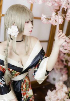 他信之女贝东丹当选泰国总理