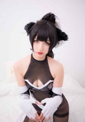 交换玩弄两个美妇教师韩国电影